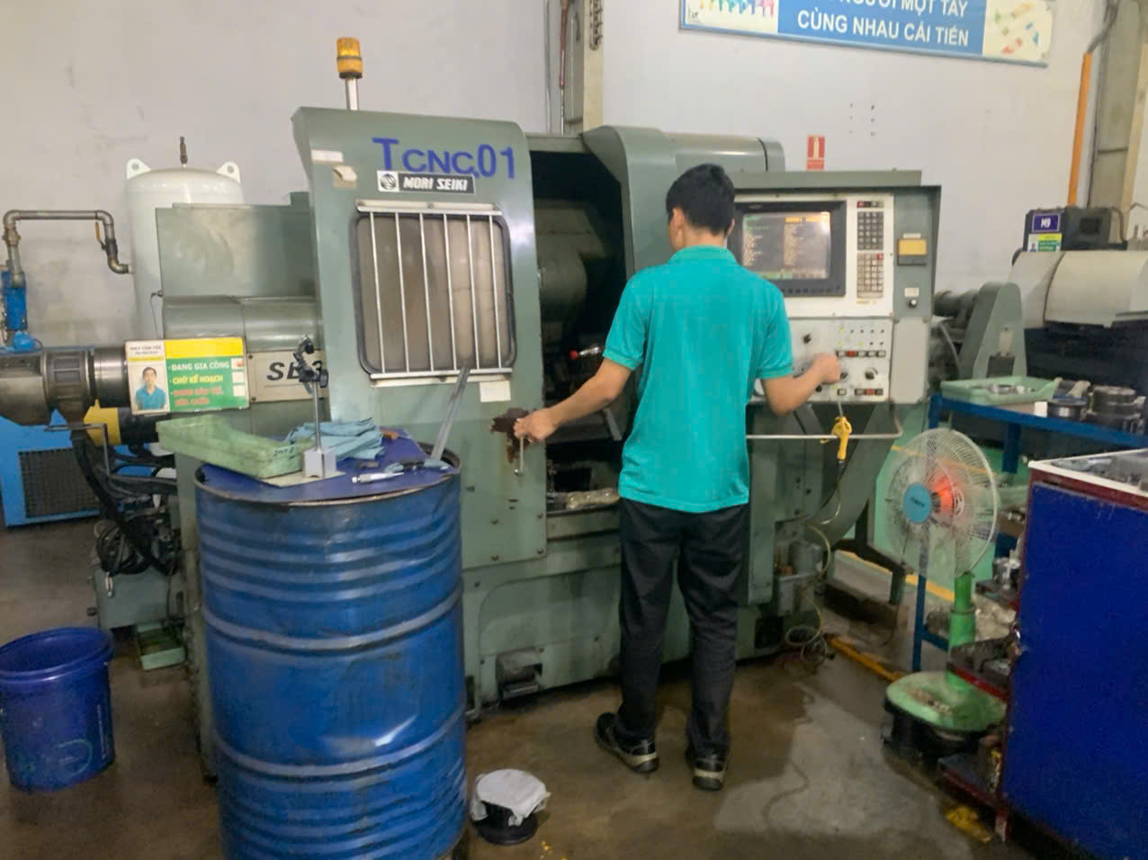 CNC lathe machine 2